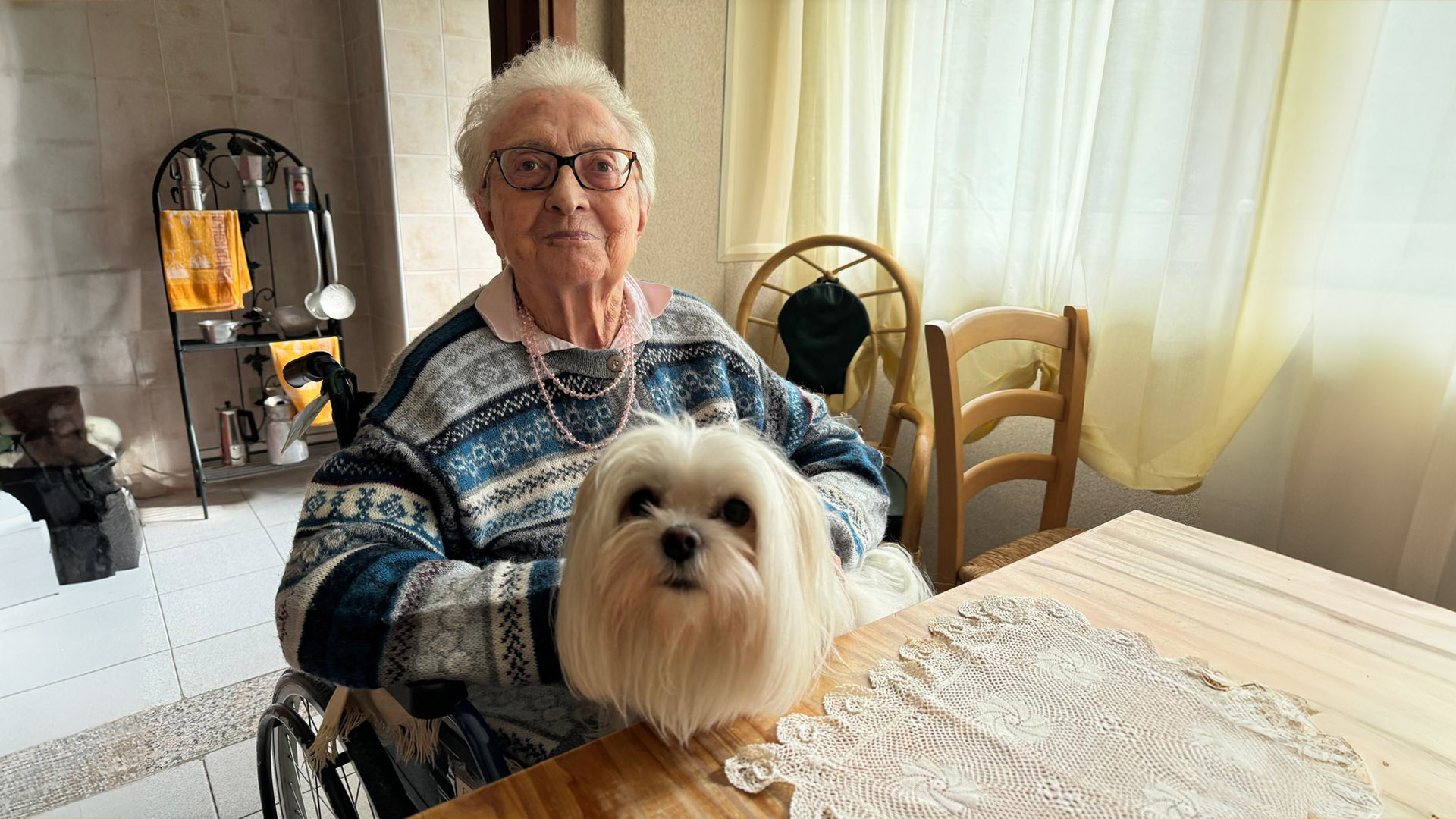 Pet Therapy nelle Case di Riposo: Affettuosamente Vicini agli Anziani